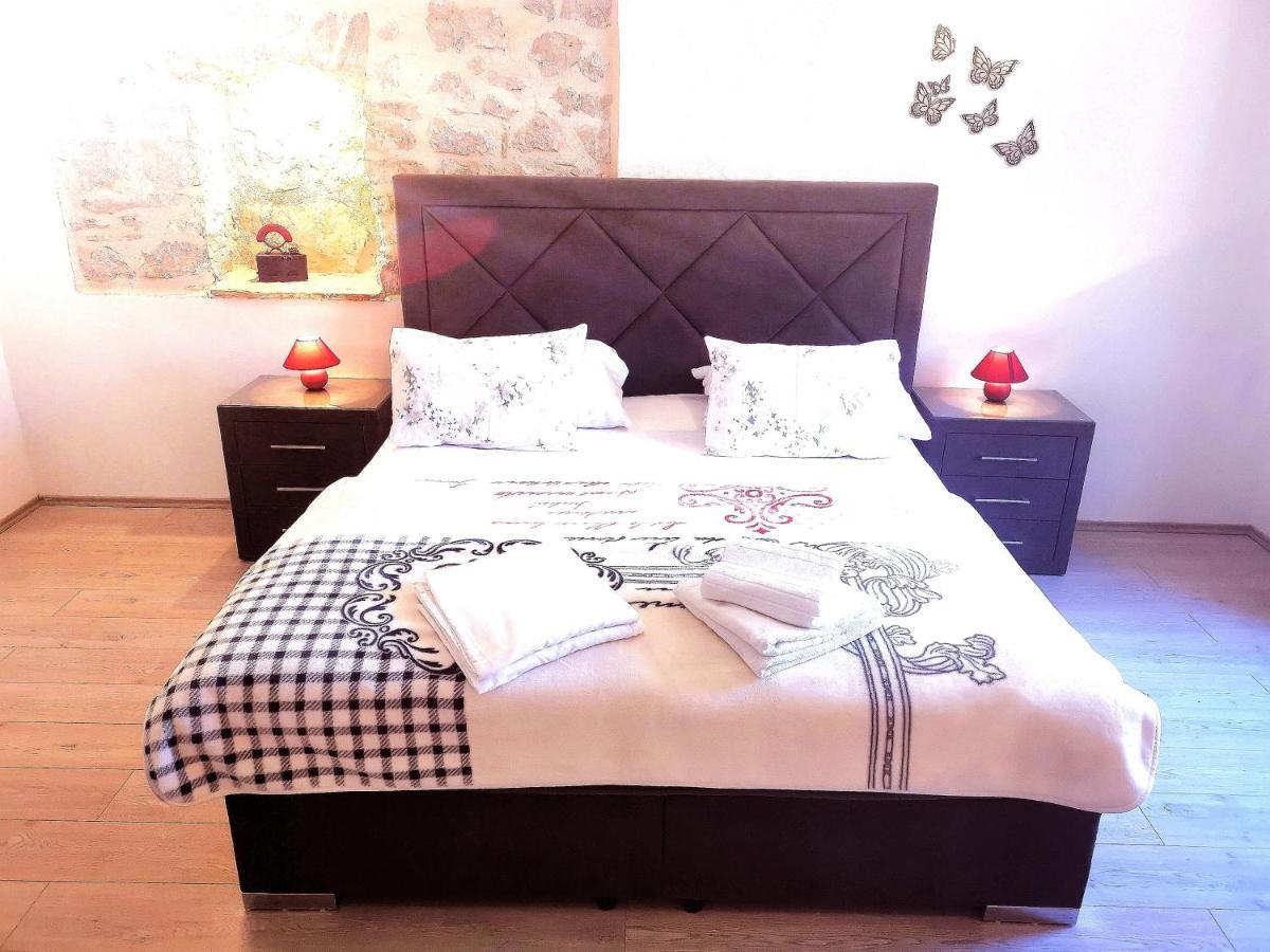 Apartments Ante Хвар Екстер'єр фото