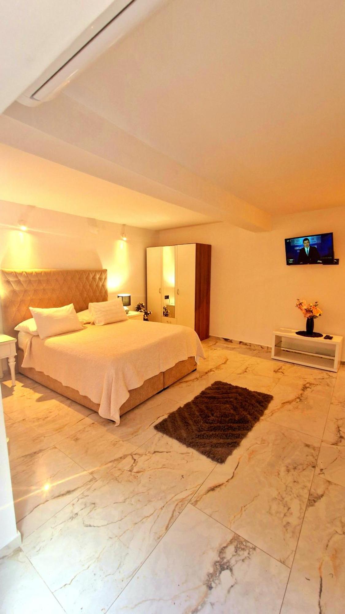 Apartments Ante Хвар Екстер'єр фото
